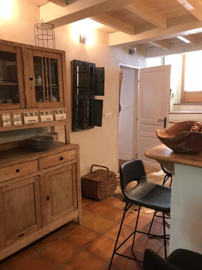 Aparthotel Les Gôuts et les Couleurs à Cucuron Extérieur photo