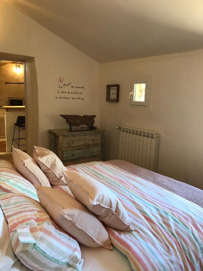 Aparthotel Les Gôuts et les Couleurs à Cucuron Extérieur photo