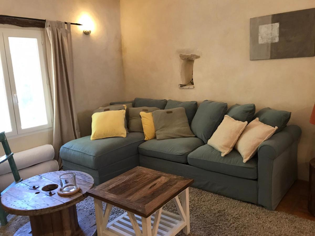 Aparthotel Les Gôuts et les Couleurs à Cucuron Extérieur photo